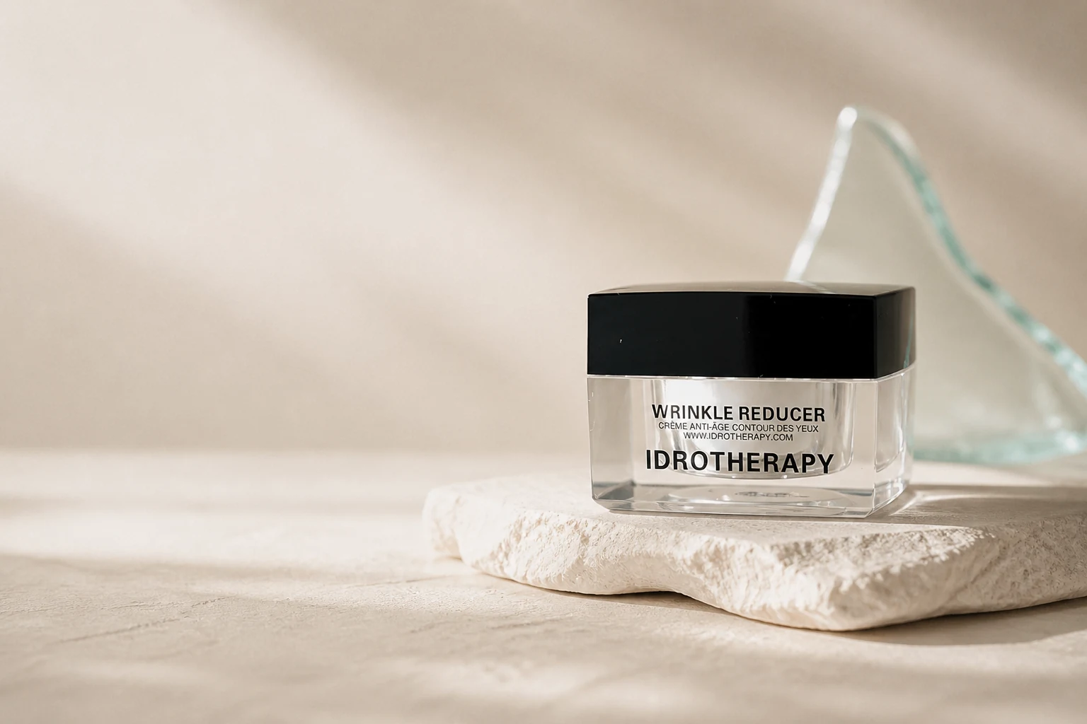 Idrotherapy Wrinkle Reducer Cream jar with water accent